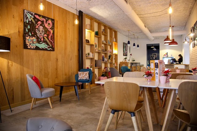 Emilie's and the cool kids - Cookies & Coffee shop