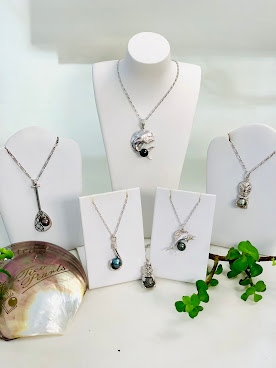 Tico Pearls Raiatea by null