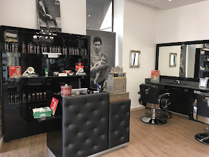 Photo n°19 de coiffeur barbier territoire d'homme à Roanne (Service de remplacement capillaire)