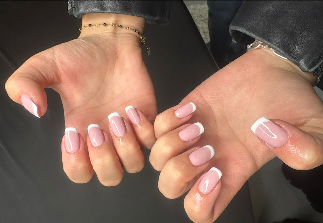 Commentaires et avis sur INSTITUT PERLE ONGLE