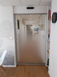 Photo n°8 de CABINET DENTAIRE - Dr GUILLERM SUCHEL Marianne - Dr HARTER Marion - Dr JACQUET Margot à Annecy (Dentiste)