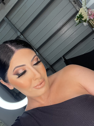 Dina Khouchaba Makeup - Thumbnail