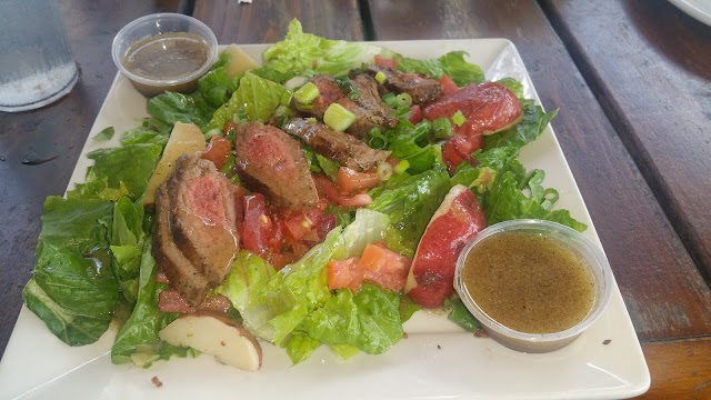 Six Feet Under Pub & Fish House