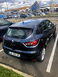 Photo n°19 de Carrefour Location à Perrigny (Agence de location de fourgonnettes)