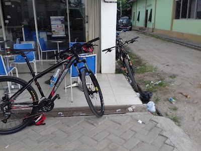 Photos of Indomaret Lintas Kalimantan Km. 10