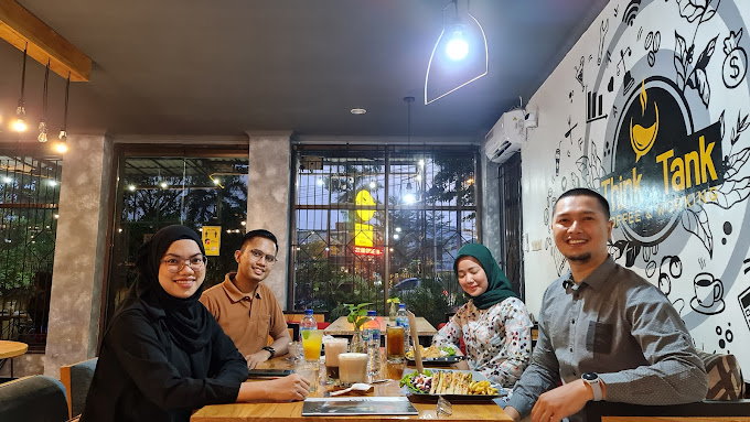 Photo of kedai kopi dan restoran