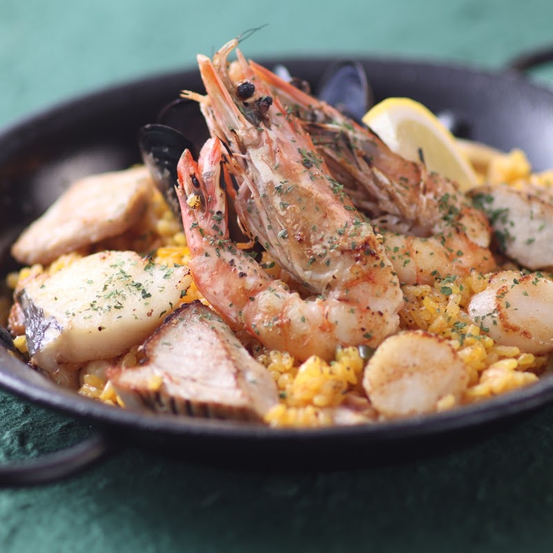 BAR RESTAURANTE MODERNO バルレストランモデルノ