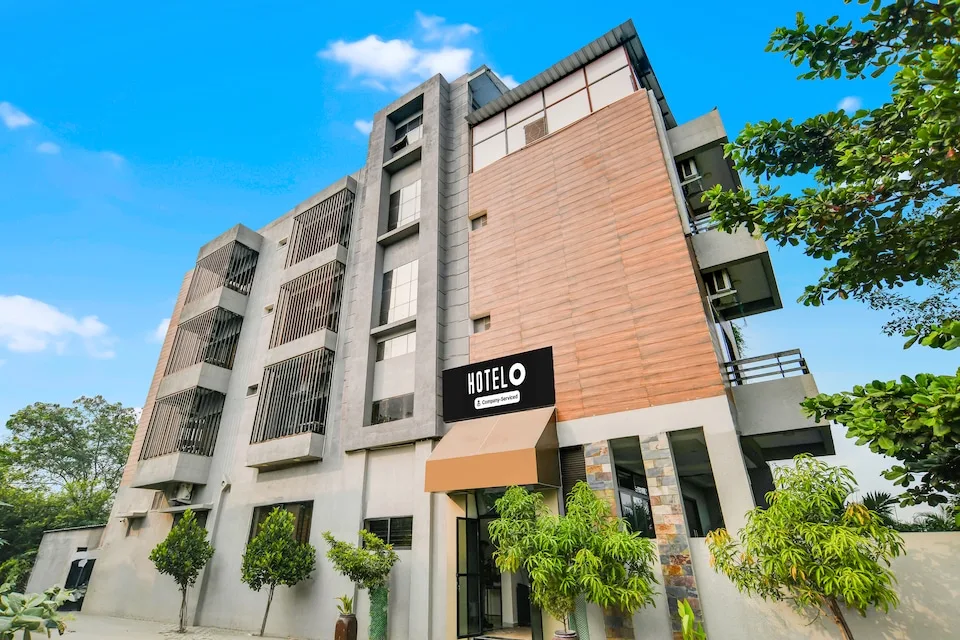 Super Collection O Indore Near Omax City 1