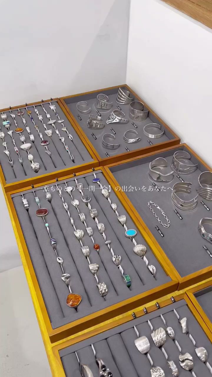 DÉMODÉ-Vintage Jewelry&Goods-