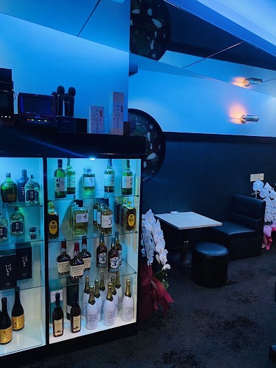 Cross Lounge Re:Base クロス ラウンジ リ・ベース