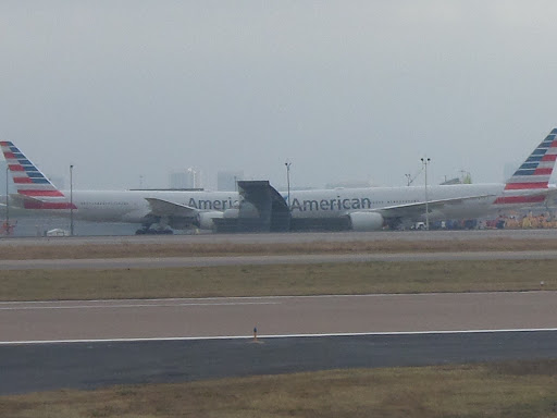 American Airlines Hangar 5 - Thumbnail