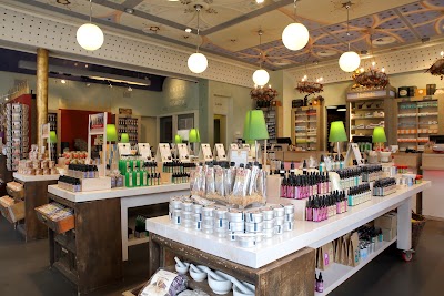 Photos of L&ouml;wen- Apotheke