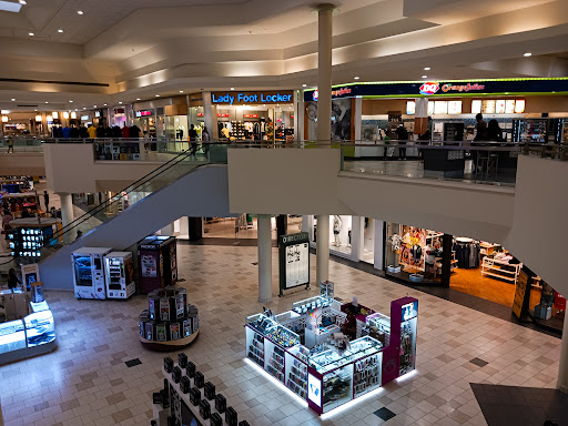 Food Court at Town Center at Aurora - Thumbnail