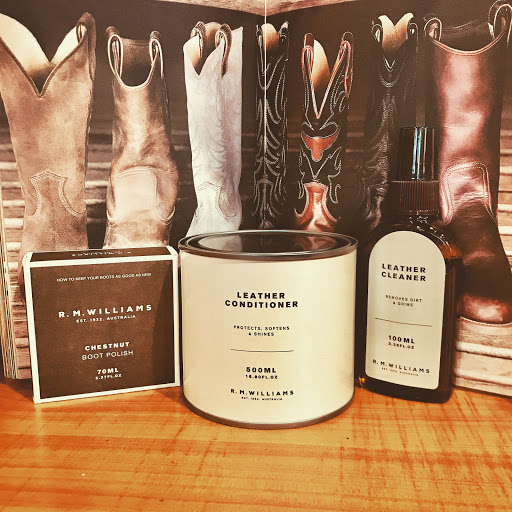 R.M.Williams store - Visual