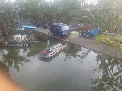 Photos of Dermaga Dan Pelelangan Ikan Kel. Limpomajang