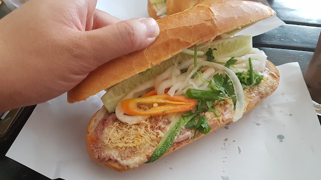 Bánh Mì Huỳnh Hoa