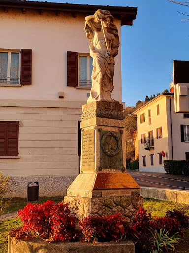 Monumento ai Caduti - Pusiano (co)