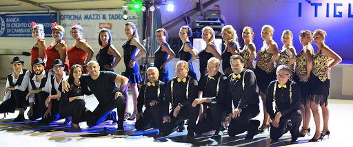 Salsa in Black