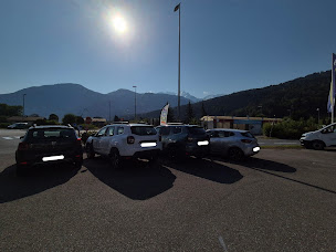 Photo n°15 de UCAR Location - Domancy - Location Pays du Mont-Blanc - Location Véhicules - Utilitaires et Tourisme - Sa Domandco à Domancy (Agence de location de voitures)