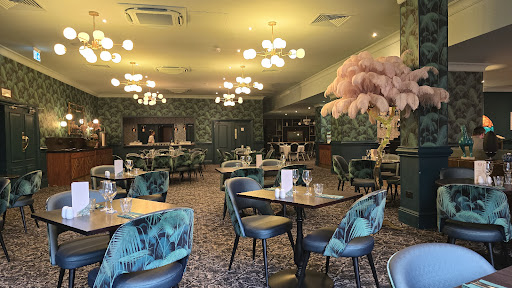 The Queens Restaurant Logo