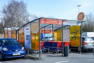Photo n°41 de Centre Commercial Carrefour Conde sur Escaut à Condé-sur-l'Escaut (Boutique de cigarettes électroniques)