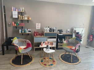 Photo n°1 de L'atelier D'ana à Perrecy-les-Forges (Salon de coiffure)