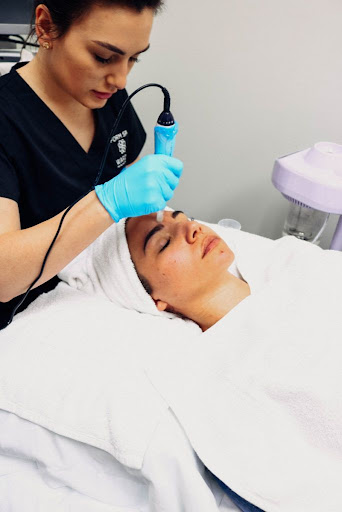 Best Cosmetologist In Jhotwara-LUMINASKIN&AESTHETICCLINIC

#