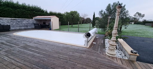 Photo de MPool | Pisciniste, entretien, dépannage Rochefort