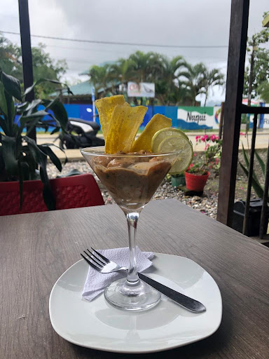 Las Flores, Restaurante