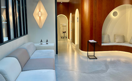 Paris Dental Studios - Centre Dentaire MARAIS | Soins Dentaires - Chirurgiens-dentistes - Orthodontie - Thumbnail