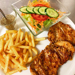 Photo n°46 de Les Grillades De Mamabé à Le Port (Restaurant halal)