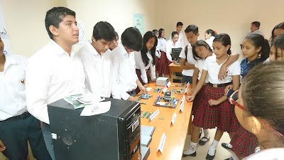 Photos of Colegio Nacional San Cayetano