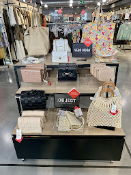 Photo n°40 de Galeries Lafayette Outlet Honfleur à Honfleur (Magasin de vêtements)