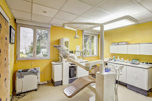 Photo n°13 de Dr Bordes et Dr Lantigner, Chirurgiens-dentistes à Coulommiers (Parodontiste spécialiste des implants dentaires)