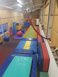 Photo n°2 de Le cabrioleur école de cirque à Chambéon (Salle de spectacles)