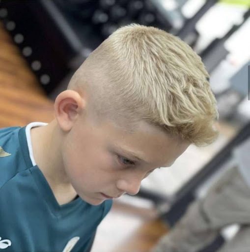 Corner Barber - Visual