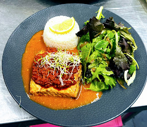 Photo n°6 de Restaurant, Bar, Salon de thé ,l’échappée belle en salle ou sa terrasse oh!jardin . à Quimperlé (Maison d'hôtes)