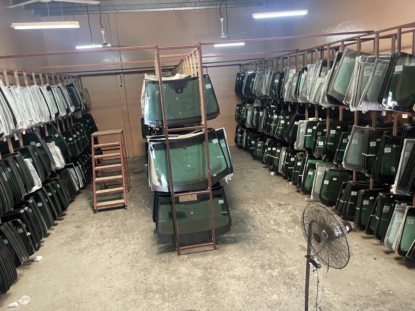 Diamond Glass & Mirror Trading L.L.C - صورة 3