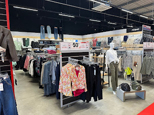 Photo n°20 de Sport 2000 Hagetmau à Hagetmau (Magasin de vêtements pour femmes)