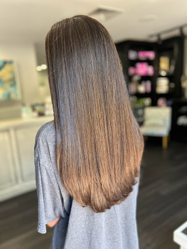 E & Em Salon - Thumbnail