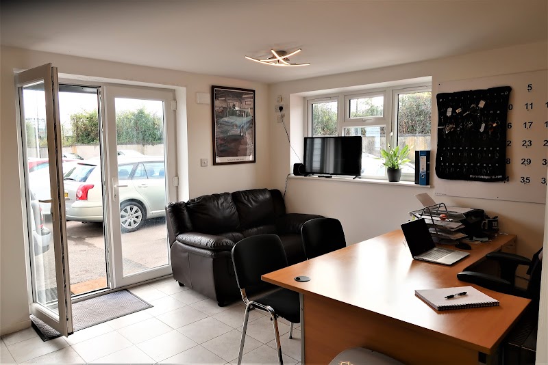 Hampshire Car Trader photo 2