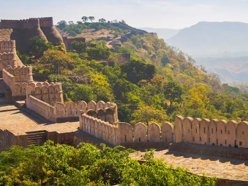 the world's largest brick structure, the Great Wall of Kumbhalgarh, is located in the state of Ra… post image