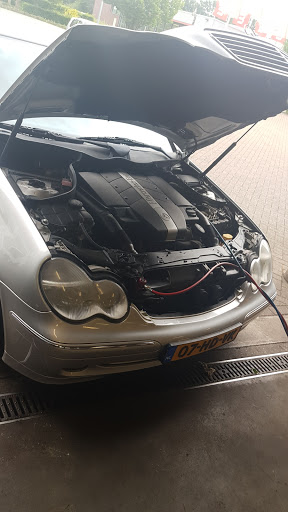 Autoservice KwikFit Emmen Gallery - Netherlands