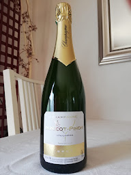 Photo n°1 de Les Caves Cyrano à Puiseux-le-Hauberger (Caviste)