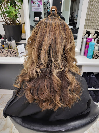 Keskin Haarinstitut | Friseur & Beauty | Haarersatz | Perücke | Pigmentierung - Thumbnail