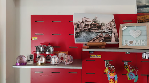 T-Immagini Fotodigital Discount Dhl Service Point Gallery - Italy