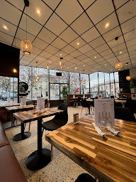 Photo n°7 de LE PROVENC'HALL à Châteauneuf-du-Rhône (Bar à vin)