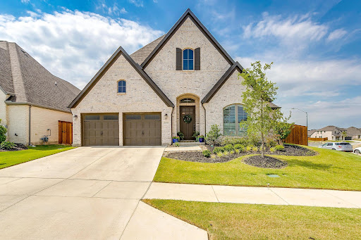Don & Gena Dowell DFW Realtors | Discover Fort Worth Team with REAL Broker, LLC. - Thumbnail
