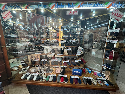 CALZATURE LORIS MONTANARI Gallery - Italy