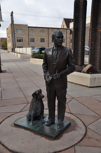 President Gerald Ford Statue - Thumbnail